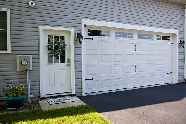 24/7 Emergency Garage Door Panel Replacement experts in Elkhart, KS